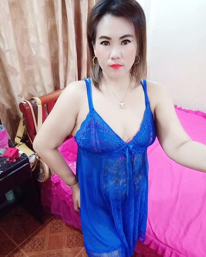 Seorang janda yang memakai baju sexy #95343830