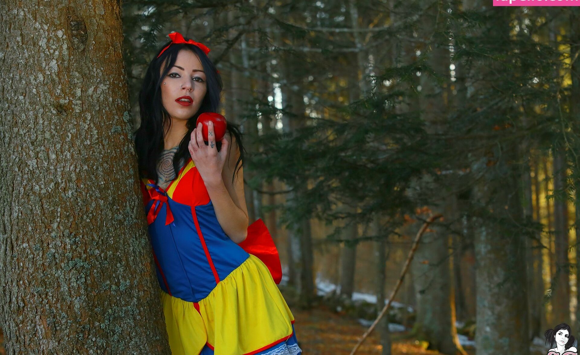 Juh Connie nackt #108803501