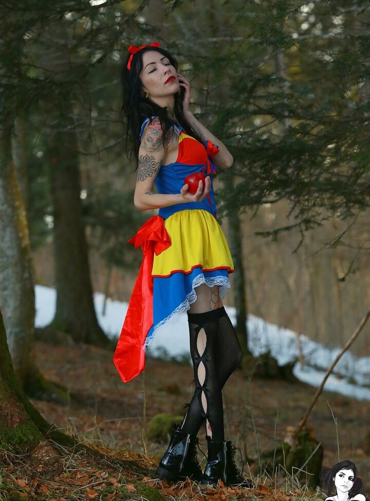 Juh Connie nackt #108803502