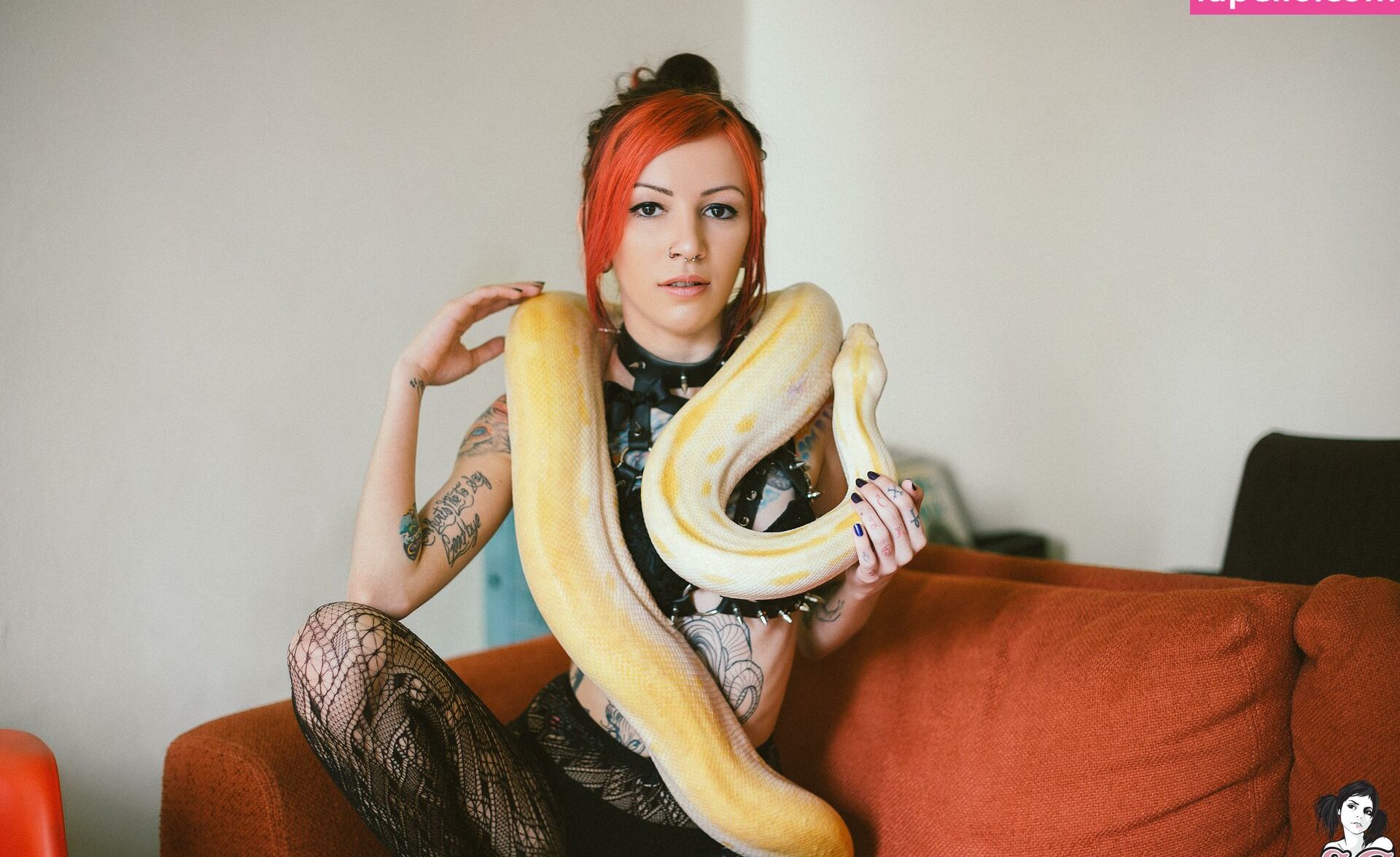 Juh Connie nackt #108803509