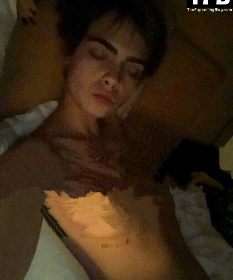 Cara Delevingne desnuda #107975318