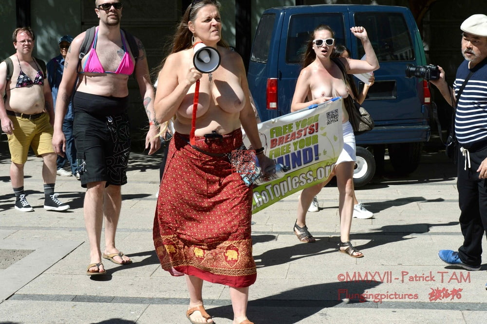 2017 proteste topless vancouver bc
 #90293575