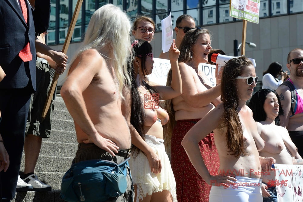 2017 proteste topless vancouver bc
 #90293627