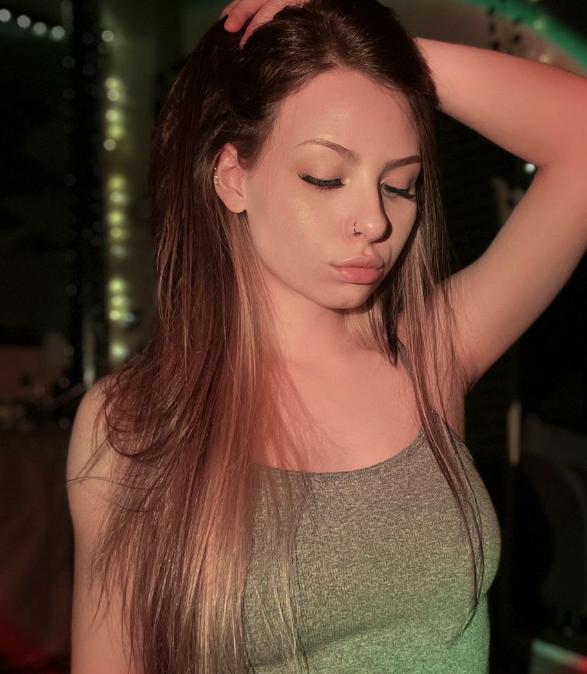 Aligned By Karissa desnuda #108040303