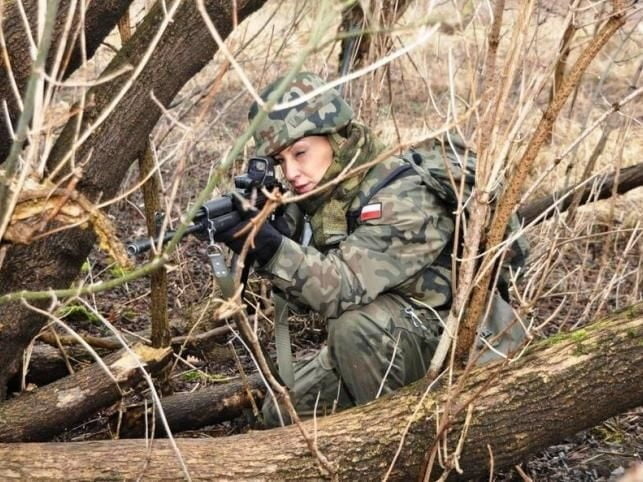 Polish Women Soldiers #99585804