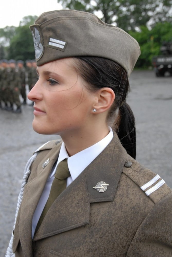 ポーランド女性兵士
 #99585867