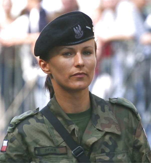 ポーランド女性兵士
 #99585879