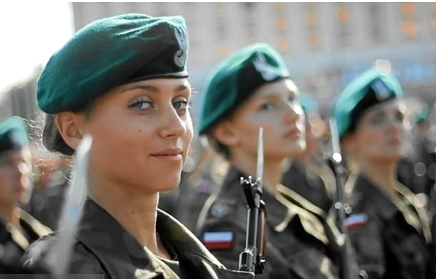 ポーランド女性兵士
 #99585887