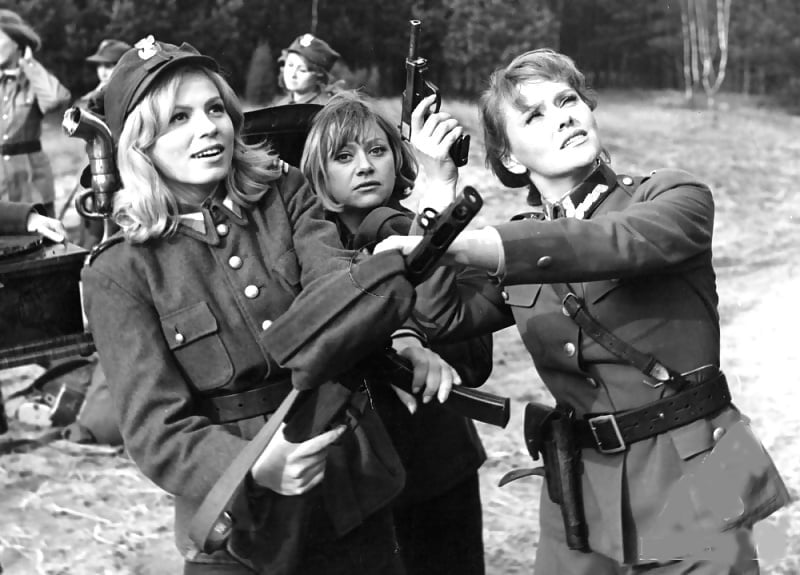 ポーランド女性兵士
 #99585892
