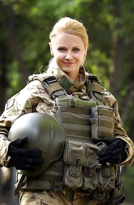 ポーランド女性兵士
 #99585925