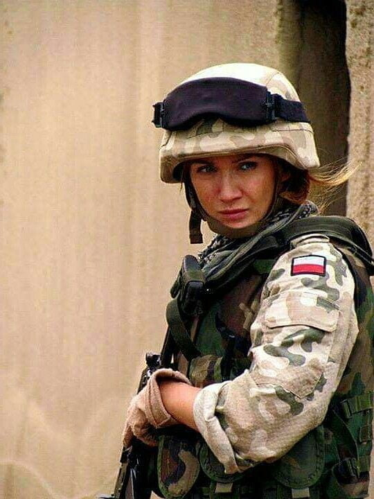 ポーランド女性兵士
 #99585969