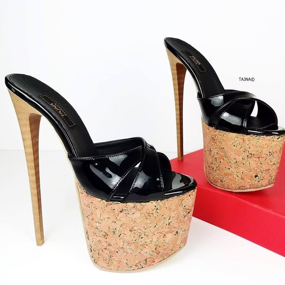 Piedi &amp; scarpe in vendita #97638428