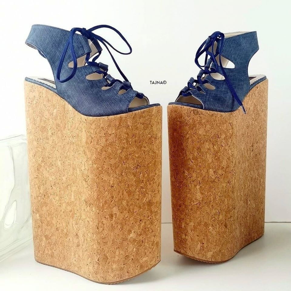 Piedi &amp; scarpe in vendita #97638452