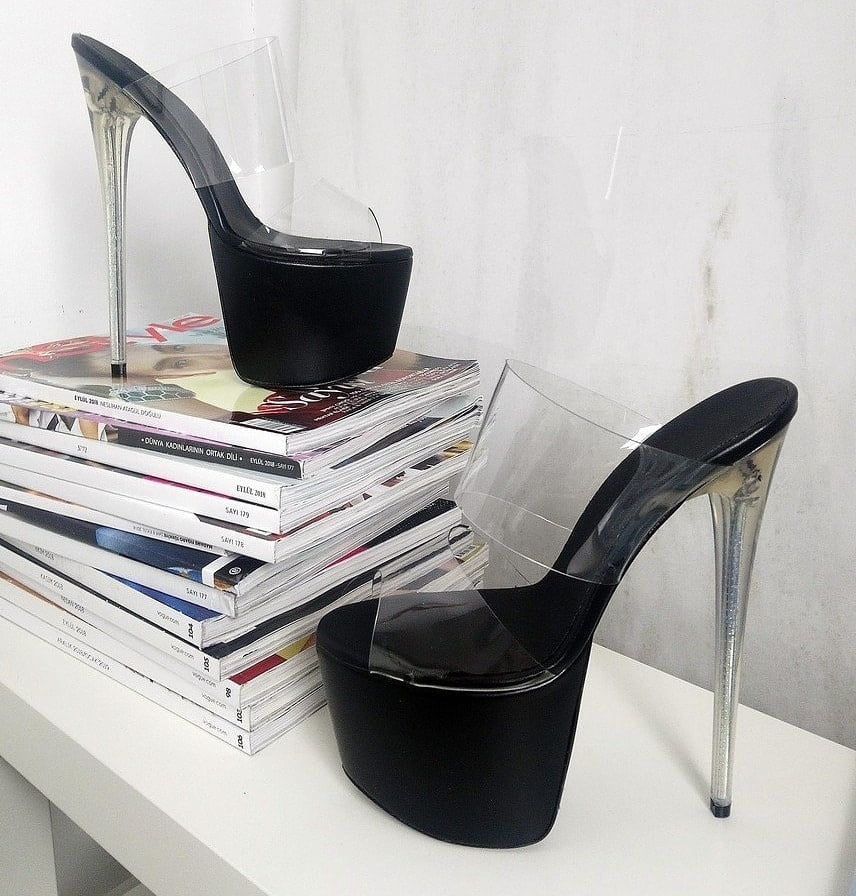 Piedi &amp; scarpe in vendita #97638506