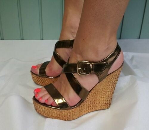 Piedi &amp; scarpe in vendita #97638547