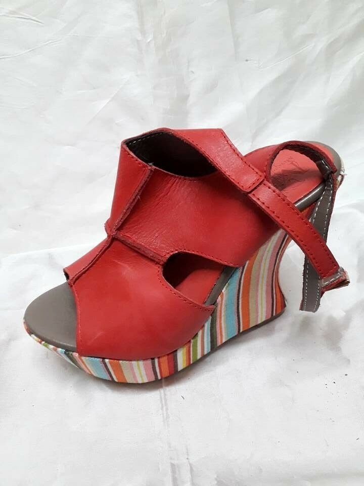 Piedi &amp; scarpe in vendita #97638574