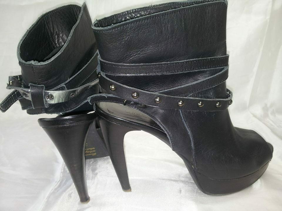 Piedi &amp; scarpe in vendita #97638584