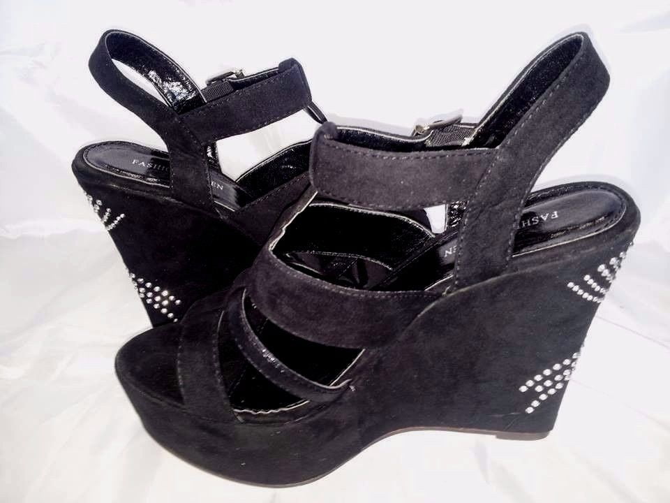 Piedi &amp; scarpe in vendita #97638602