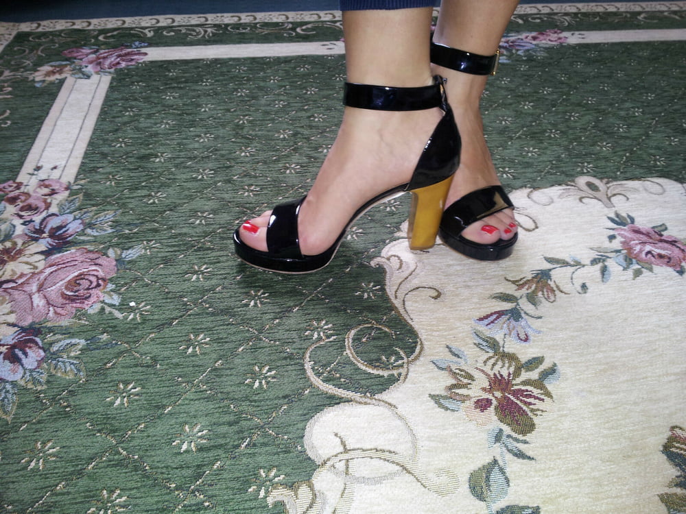 Piedi &amp; scarpe in vendita #97638611