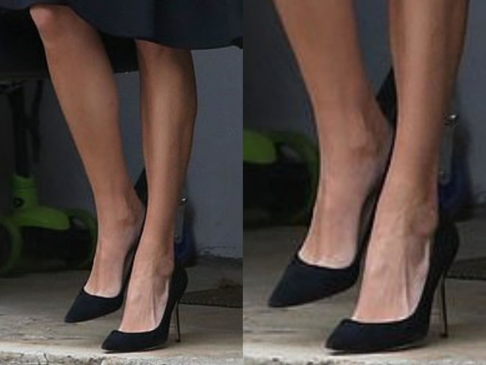 Ivanka trump sexy Füße Beine und Highheel
 #104351208