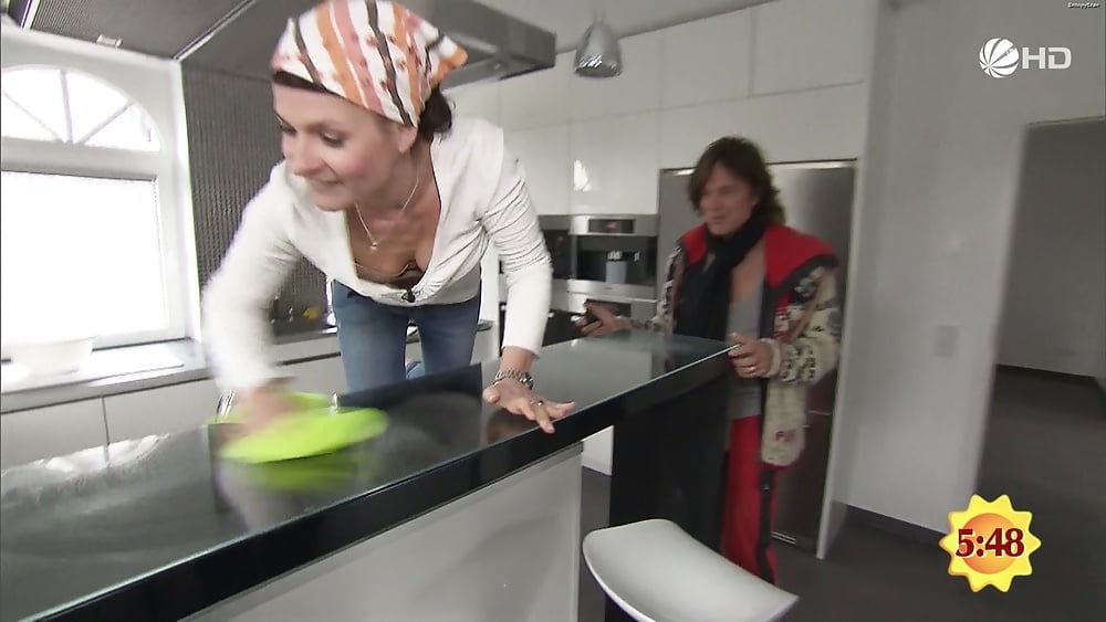 Marlene laesst tief blicken #97675031