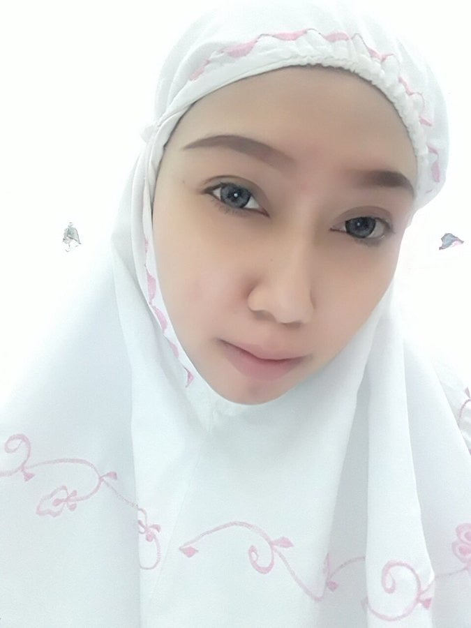 Indonesiano hijaber 1
 #100629874