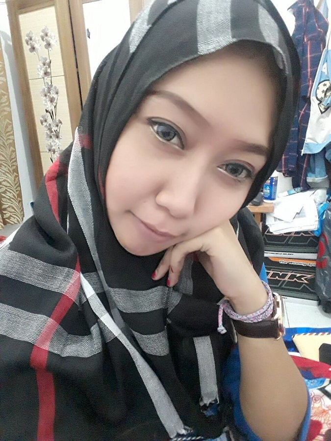Indonesian Hijaber 1 #100629879