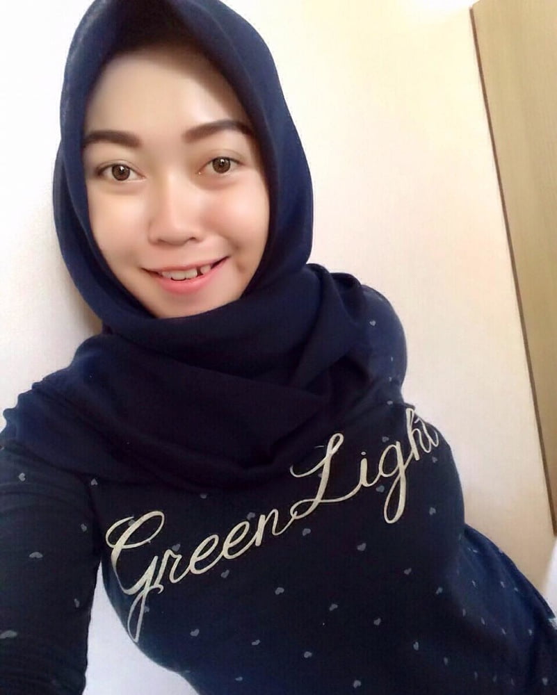 Indonesiano hijaber 1
 #100629885
