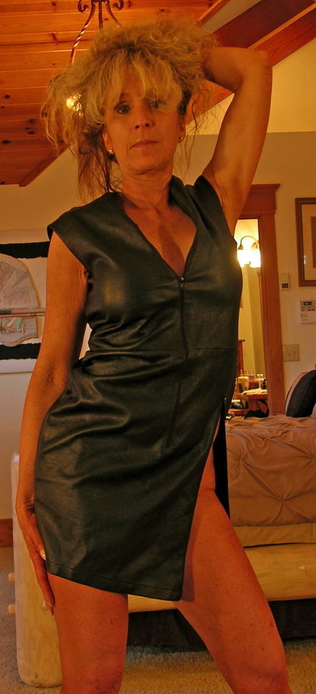 MILF playing without hubby knowing #101367779