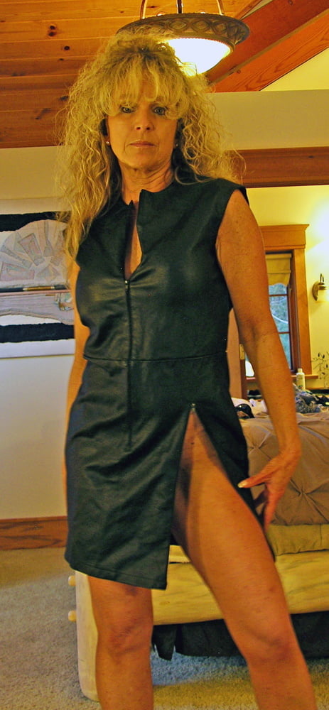 MILF playing without hubby knowing #101367785