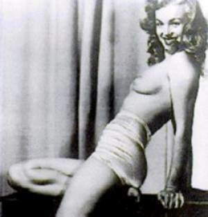 Marilyn Hot #105905836