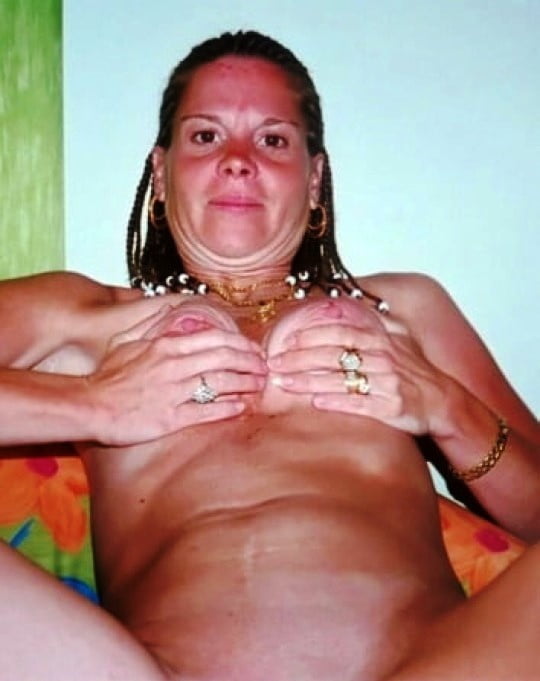 Exposed webslut #90181244