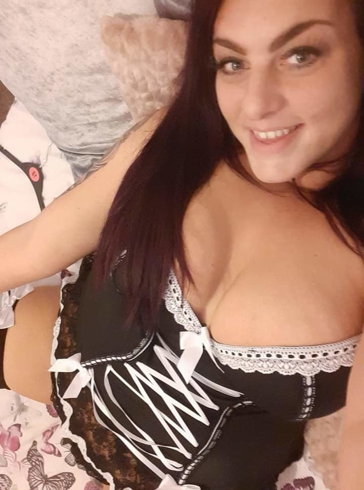 メイドさん
 #89874927