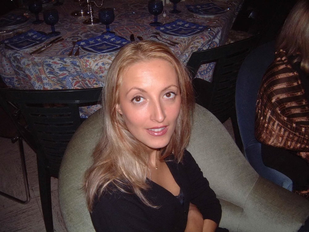 Sexy blonde milf
 #105107105