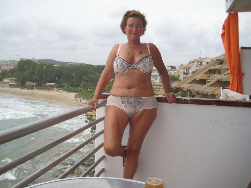 Hermosas mujeres en sus sujetadores y bragas sexy 61
 #87680802