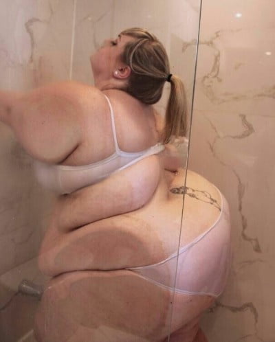 黒髪と青髪のゴルダ
 #105749261