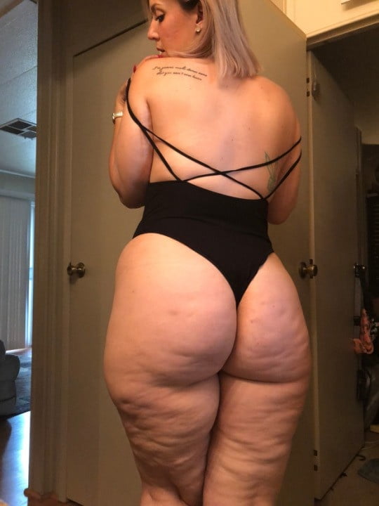 黒髪と青髪のゴルダ
 #105749487