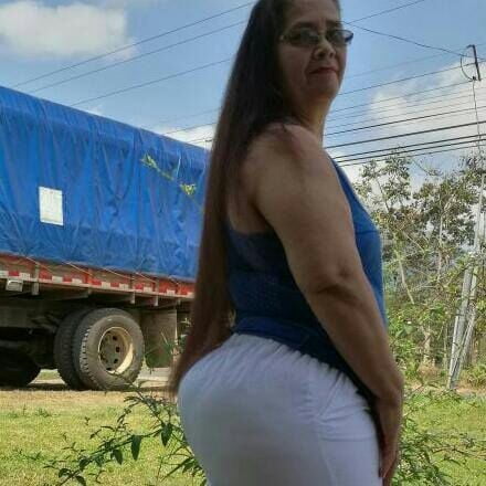 黒髪と青髪のゴルダ
 #105749574