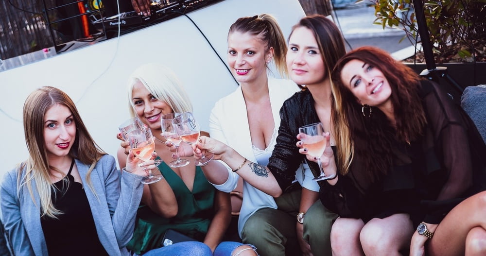 Mädchen feiern im Club - paris #99
 #79981462