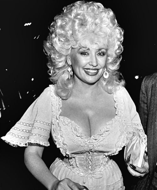 Dolly parton
 #90752628