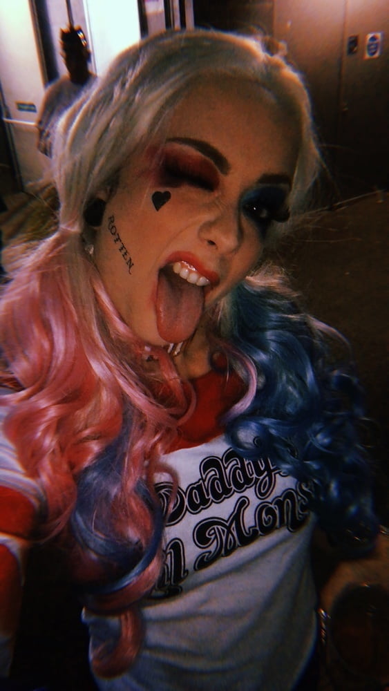 Harley quinn
 #93291939