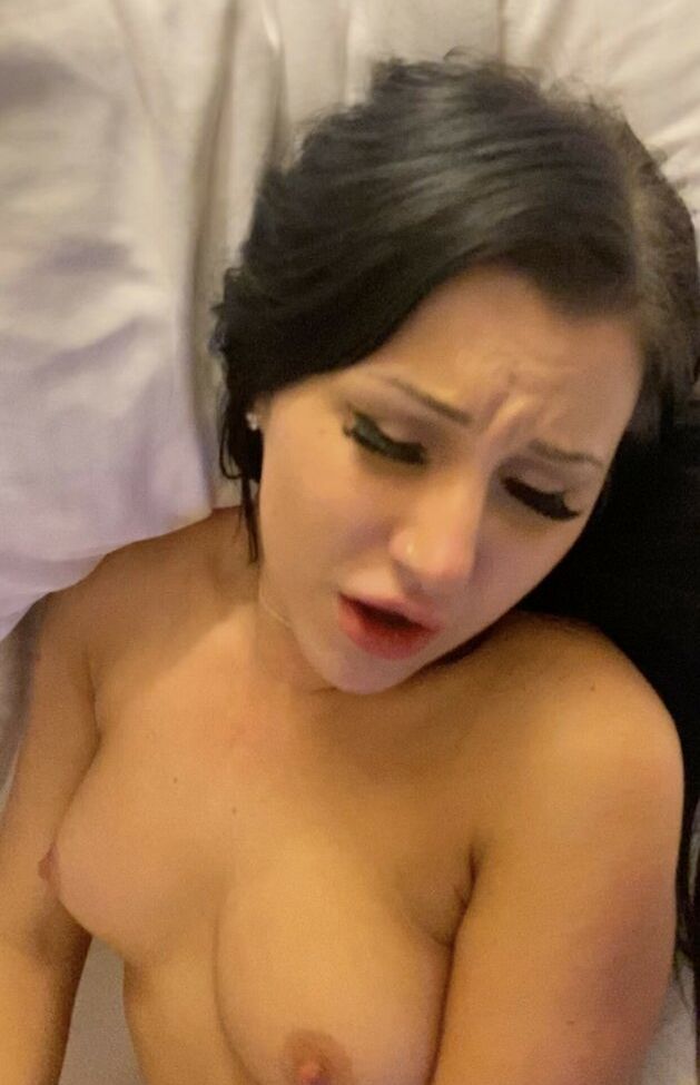 ArmnaBarista desnuda #109833458