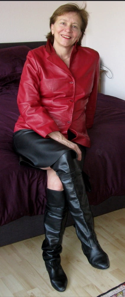 Milfs & Gilfs in Stiefeln Nr.13
 #102779378