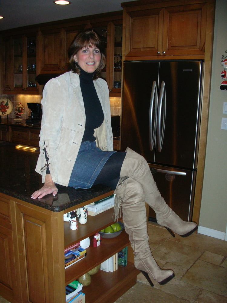 Milfs & Gilfs in Stiefeln Nr.13
 #102779429