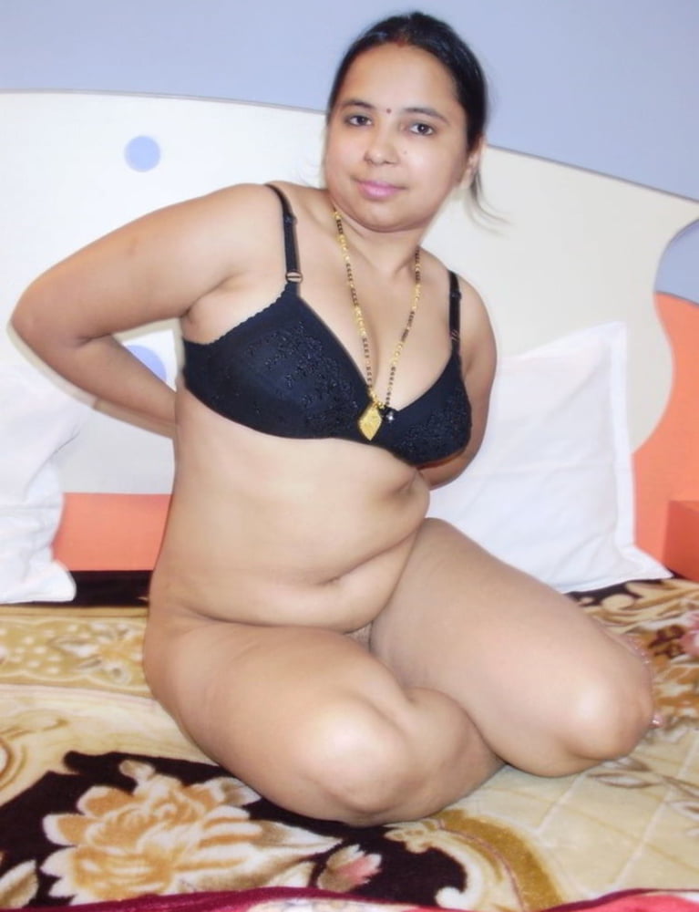 Ragazza Desi 2
 #81730722