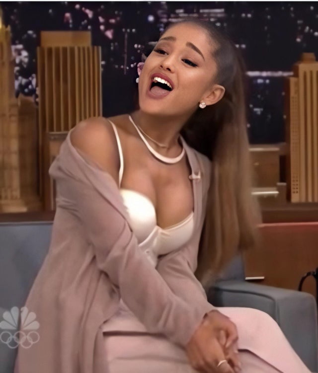 Ariana grande
 #96804911