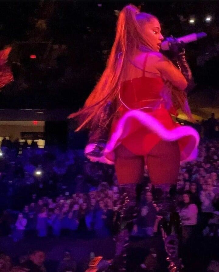 Ariana grande
 #96804938