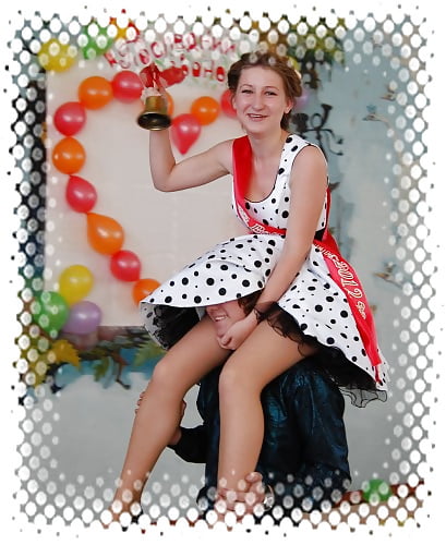 Nicht nackt (meistens) - "naughty but nice", wenig Nacktheit oder Sex
 #97025475