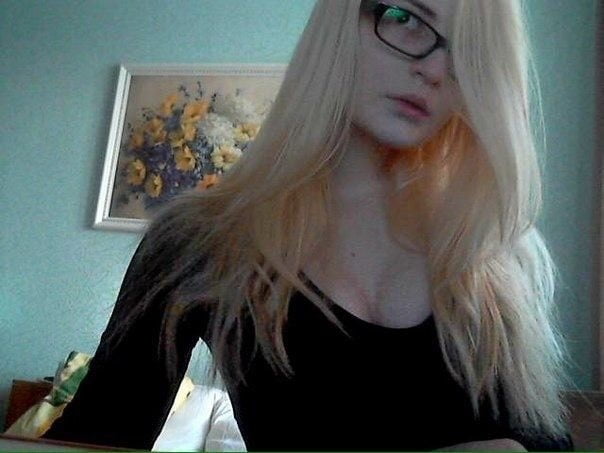 Pale blondie #104434238