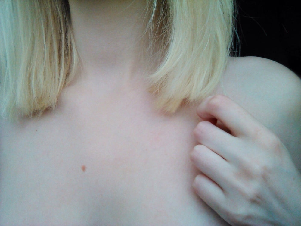 Pale blondie #104434252